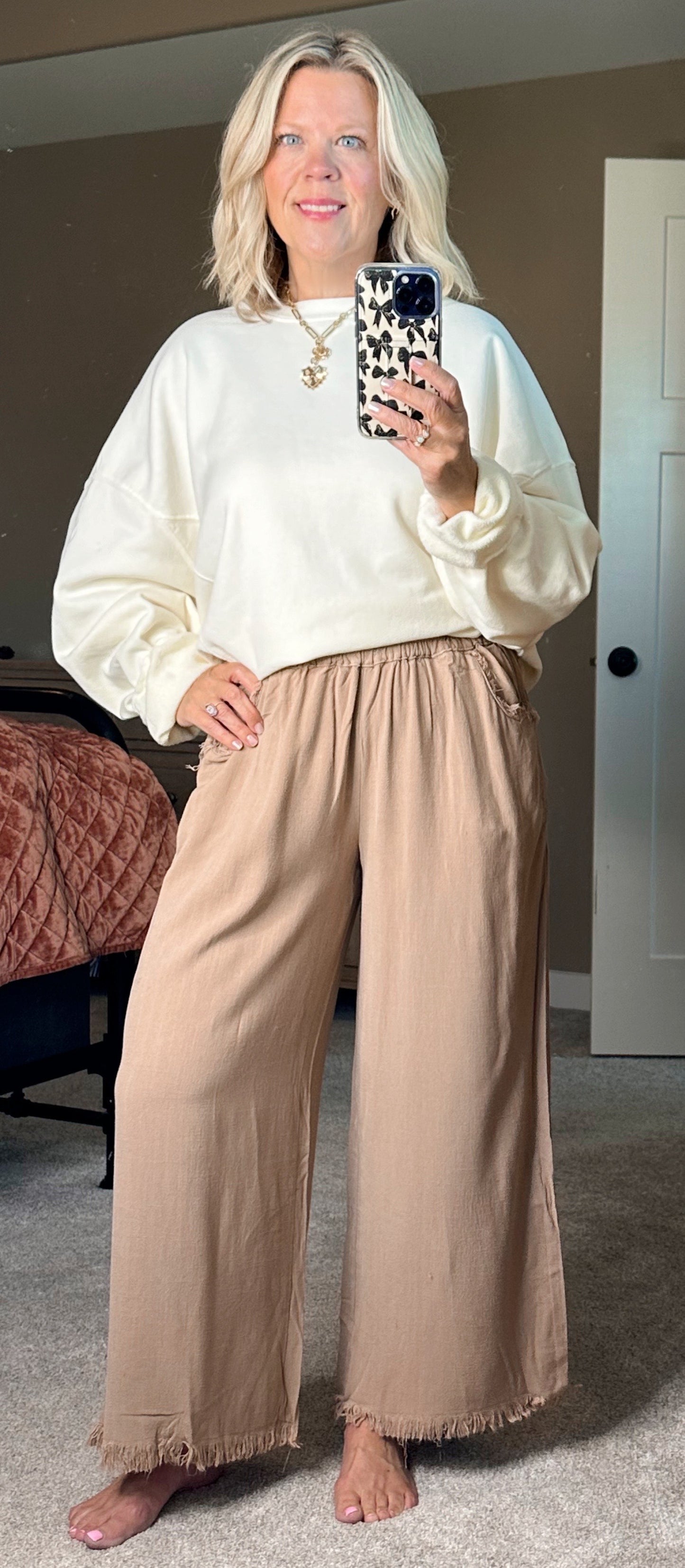 Traveler Pant in Latte